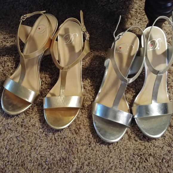 Silver Sandles - Picture 3 of 3